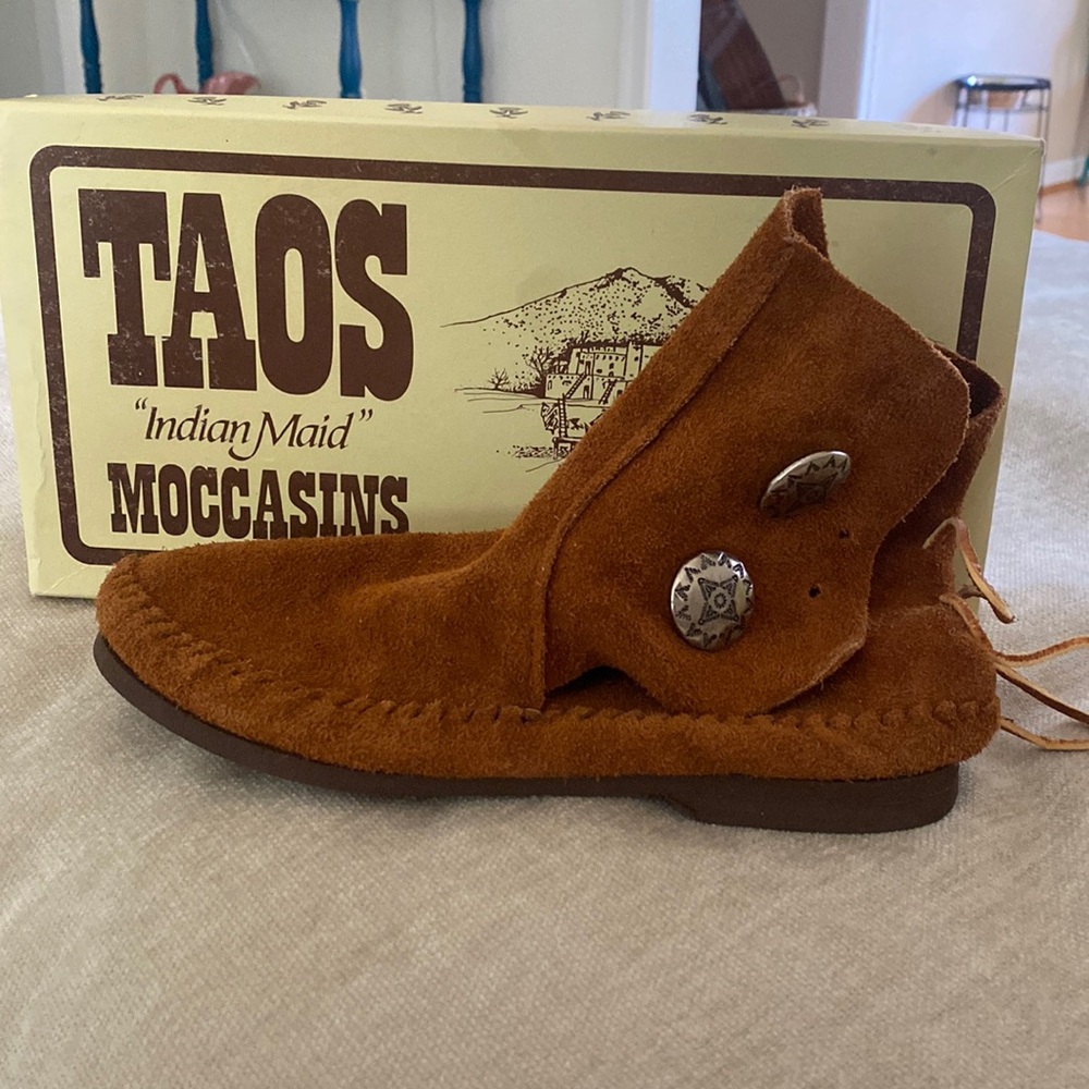 Women’s Taos “Indian Made” Moccasins